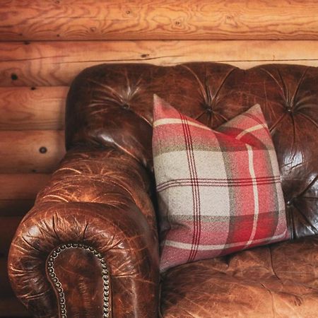 Tomatin - Luxury Two Bedroom Log Cabin With Hot Tub Бервик-апон-Твид Экстерьер фото