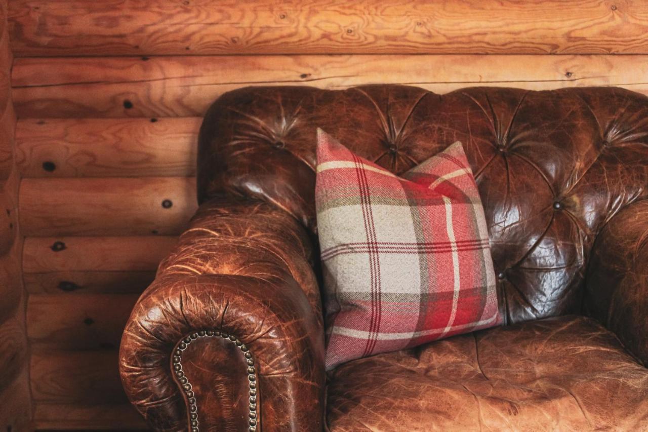 Tomatin - Luxury Two Bedroom Log Cabin With Hot Tub Бервик-апон-Твид Экстерьер фото