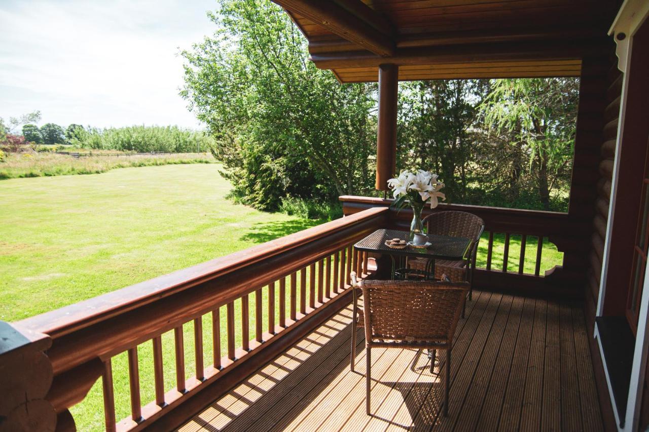 Tomatin - Luxury Two Bedroom Log Cabin With Hot Tub Бервик-апон-Твид Экстерьер фото